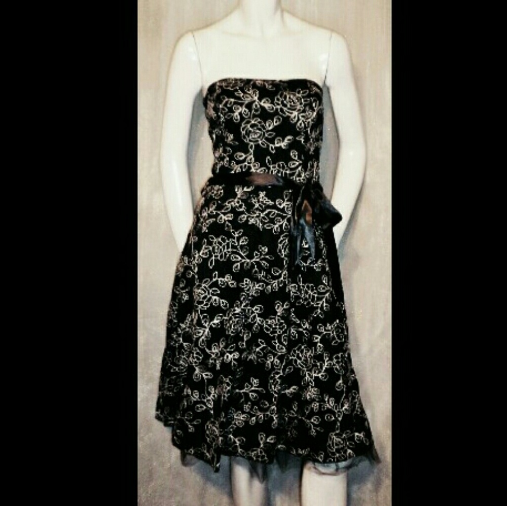 S FOREVER 21 Embroidered Cotton Ribbon Tie Waist